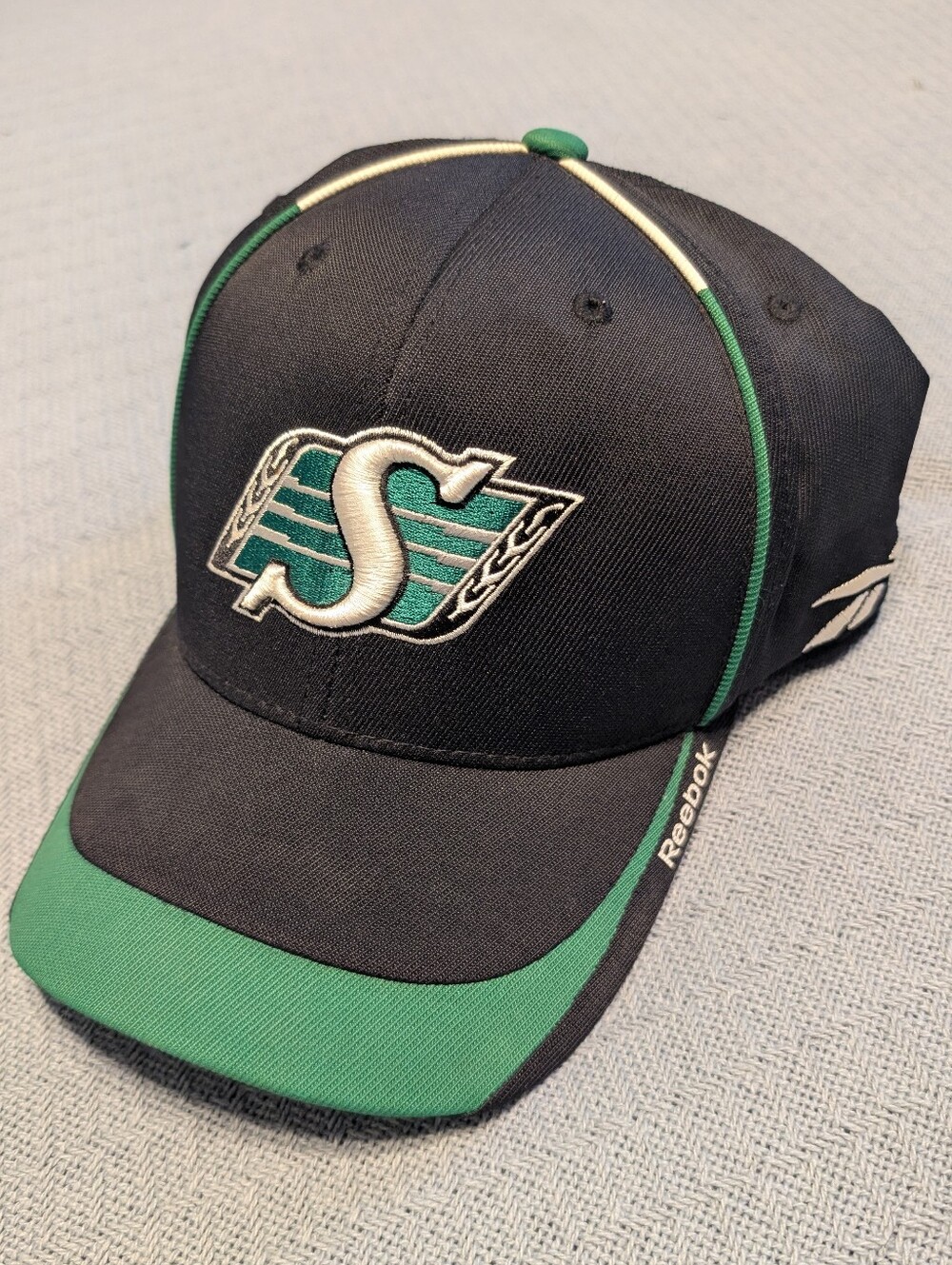 Saskatchewan Roughriders CFL Reebok Stretchfit Hat Cap Size L/XL